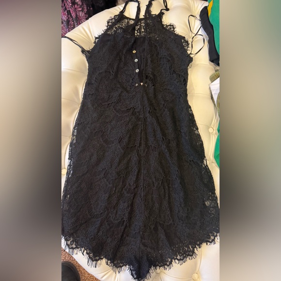 Elegant Black Lace Dress - Picture 2 of 4